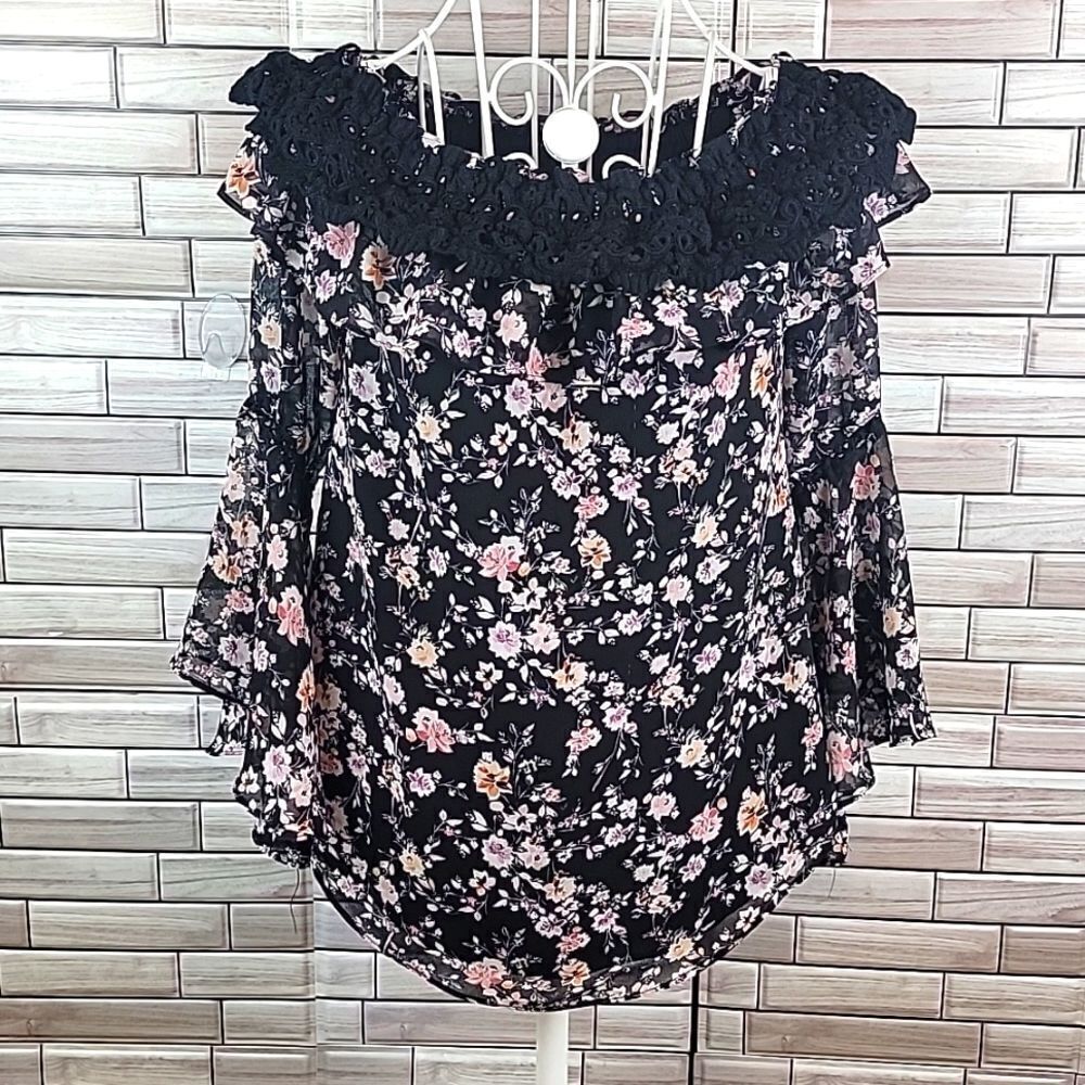 White House Black Market blouse Size XXS